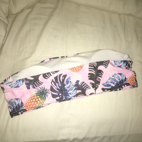 Bikini - Picture 4 of 5